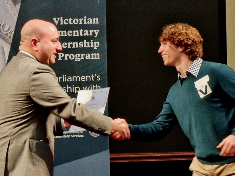 Interns awarded for outstanding research