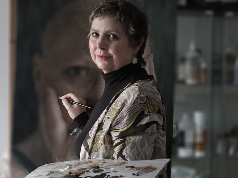 Artist Jaq Grantford in her studio