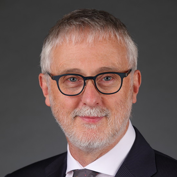 Gavin Jennings