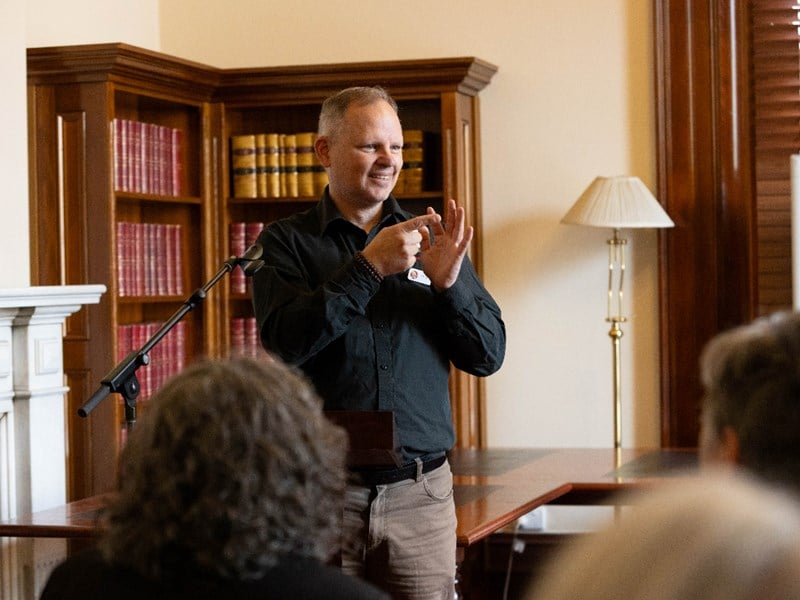 Parliament in Auslan resources launched
